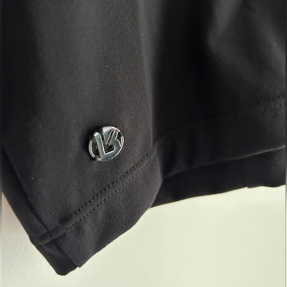 Buffbuny black crop top (S) - Picture 3 of 3